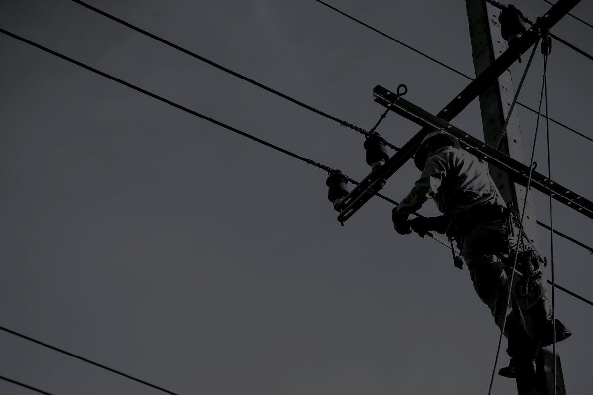 electric-worker